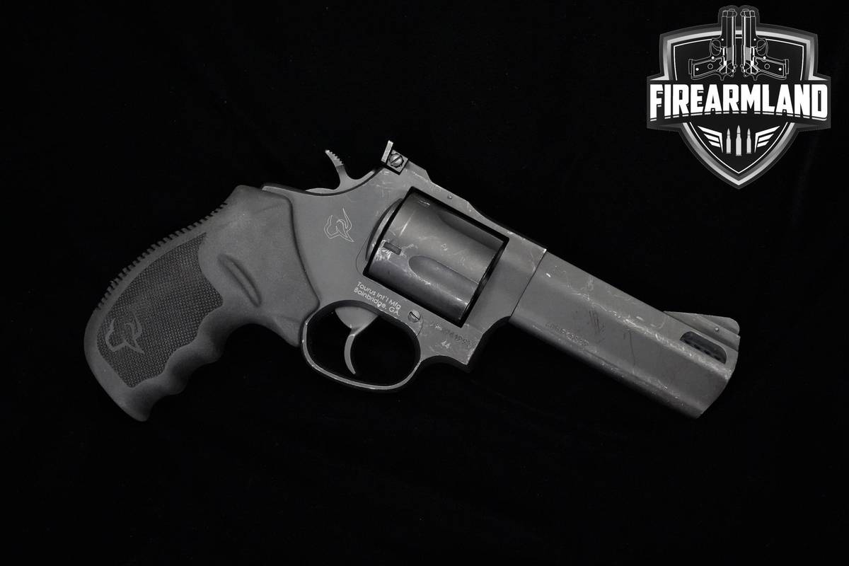 TRUCK GUN Taurus 44 SS4 44 Magnum 4" Blued Taurus Tracker-44 +ORIG BOX
