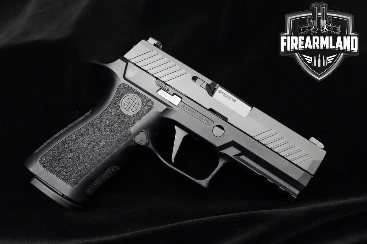 Sig Sauer P320 Compact 9mm 3.9" Nitron Pistol P320C 2MAGS & HOLSTER