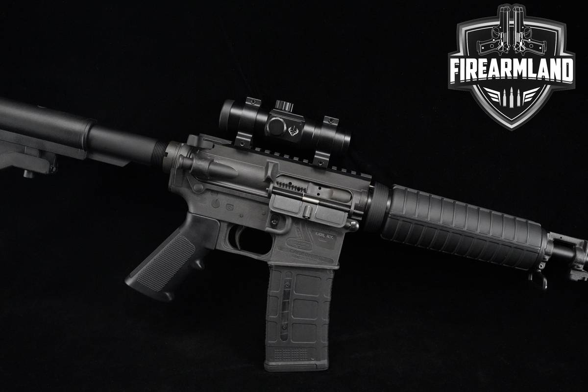 Bushmaster Carbon-15 SuperLight 5.56 NATO AR15 16" AR-15 +RED DOT