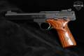 Browning Buck Mark Plus Wood Laminate Pro Target .22 LR Black in Good Condition Image 5