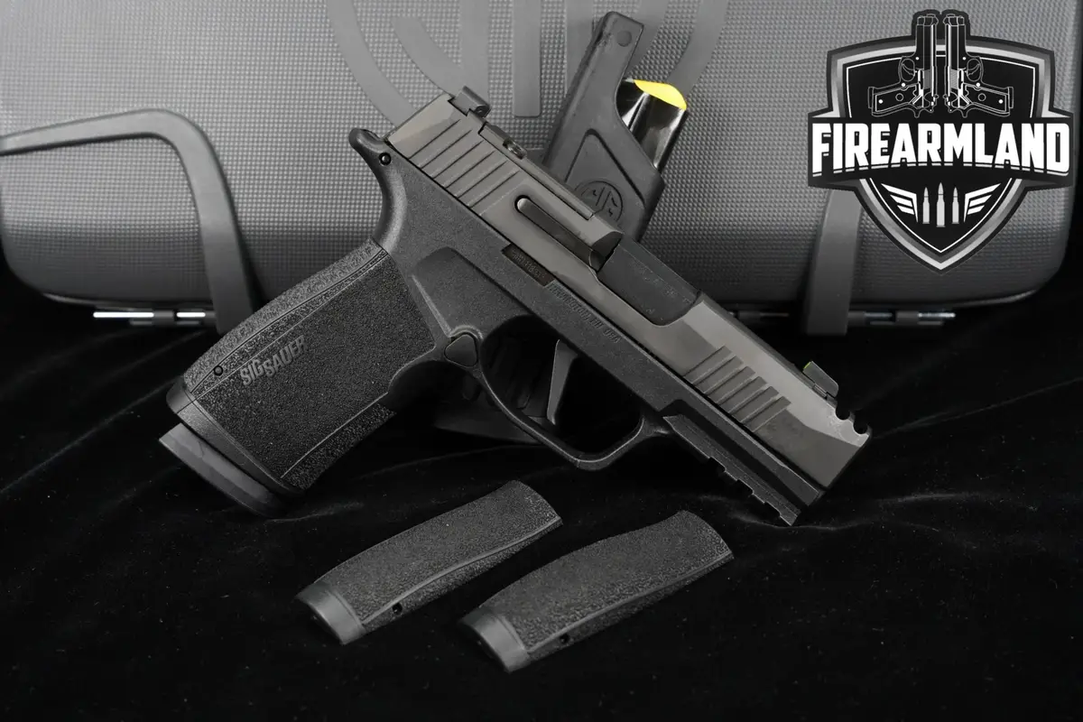 LIKE-NEW Sig Sauer P365-XMACRO COMP OR PORT P-365 X MACRO CA +2 MAGS, CASE