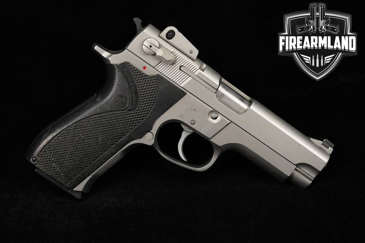 Smith & Wesson S&W Model 4006 Third Gen 40S&W 4" Pistol +3 MAGS & HOLSTER