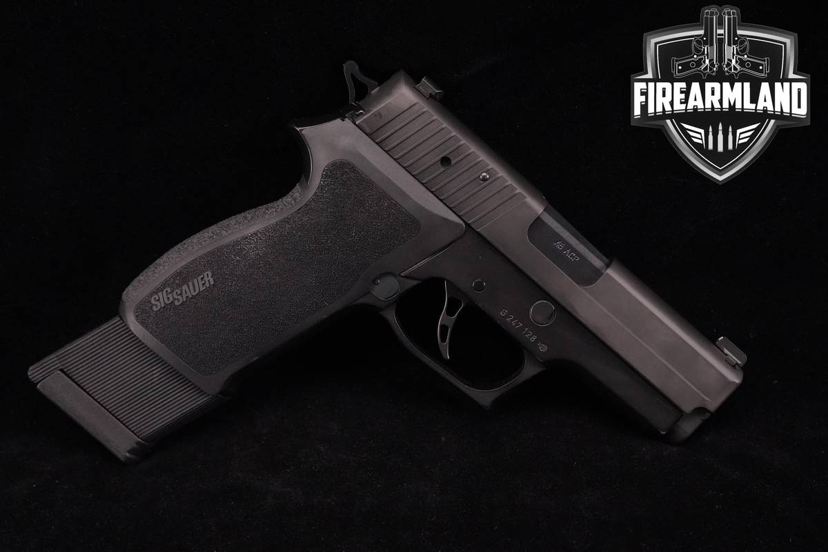 PERSONAL DEFENSE Sig Sauer P220 Carry 45 ACP 3.9" +2 MAGS & ORIG CASE
