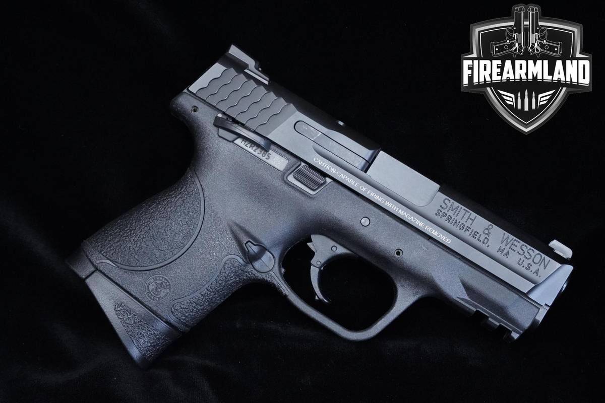 Smith & Wesson (S&W) M&P9c 9mm 3.5" S&W-M&P9c M&P9 M&P-9 4 MAGS & ORIG CASE