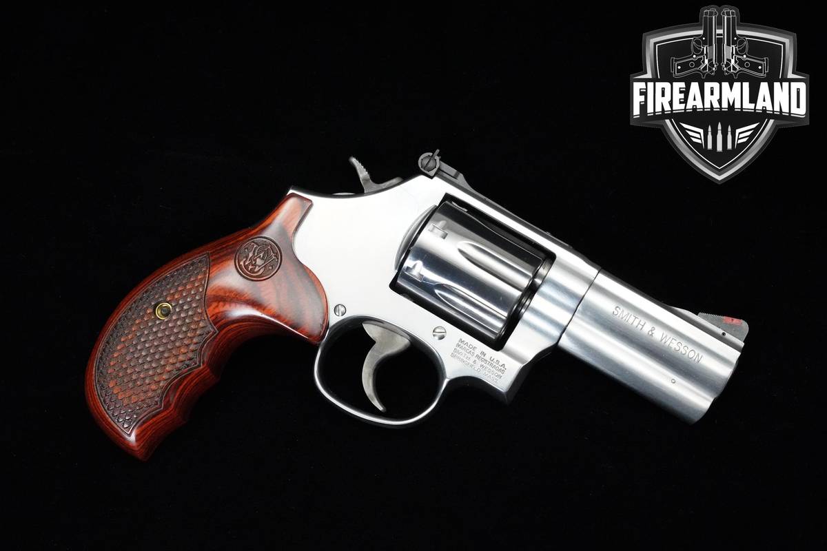 Smith & Wesson (S&W) Model 686-6 Plus Deluxe 357 Magnum 3" S&W 686-6 DA/SA