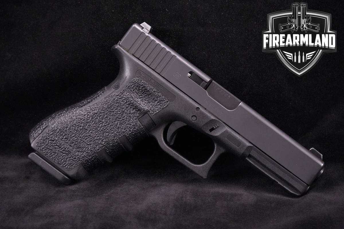 Glock 17 Gen4 9mm 4.5 G17 Gen 4 +3 MAGS & ORIG CASE