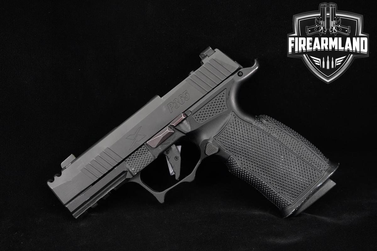 Sig Sauer P365-XMACRO COMP 9mm 3.1" 365X +2 MAGS, ORIG CASE & HOLSTER