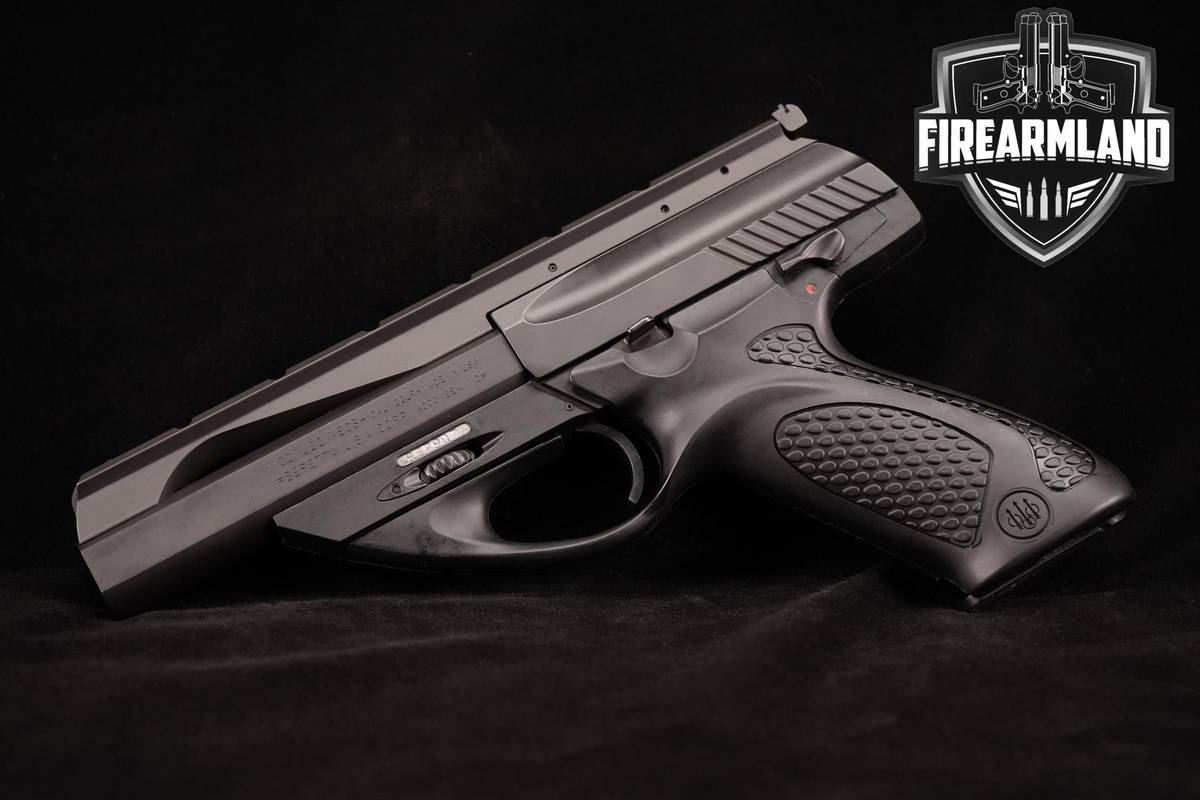 Beretta U22 Neos 22LR 4.5" +2 MAGS & ORIG CASE