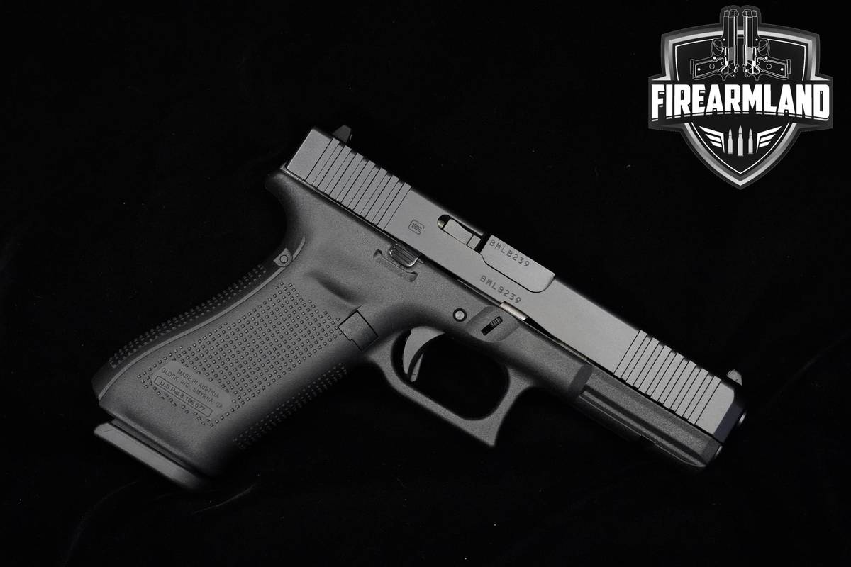 Glock 17 Gen5 9mm 4.5" Glock G17 G-17 Gen-5 +3 MAGS & ORIG CASE
