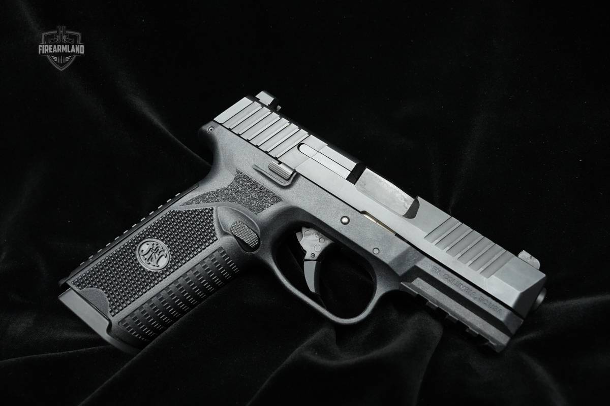 FN 509 NMS Black 4" 9mm 17+1 FN 9x19 509 Pistol 9mm FNH 9x19 Soft Case EDC