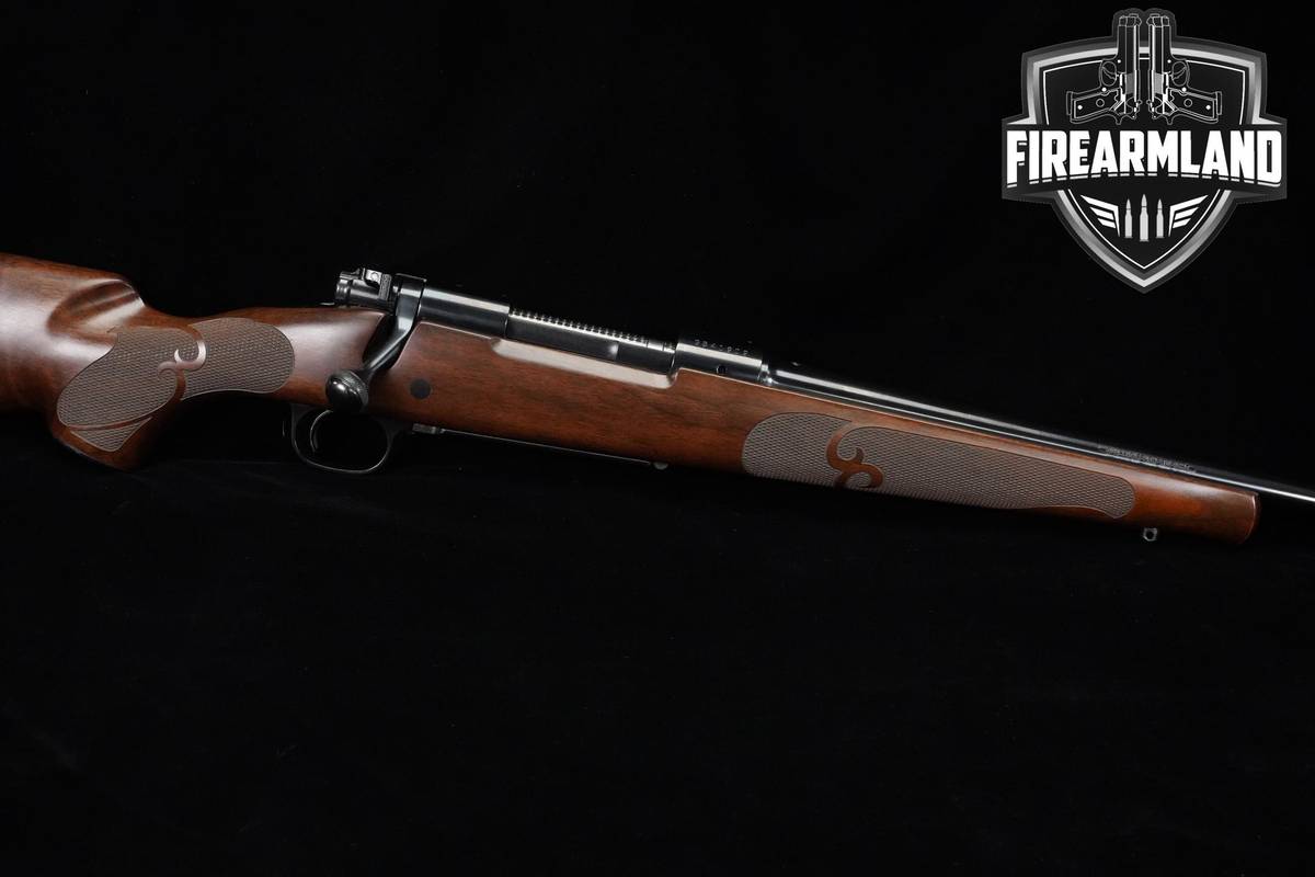 Winchester Model 70 Classic Featherweight 30-06 22" Blued & Walnut