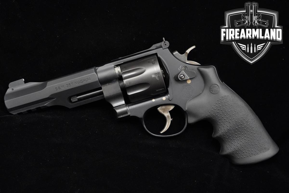 Smith & Wesson (S&W) Model 327 M&P R8 Performance Center 357 Magnum S&W 327