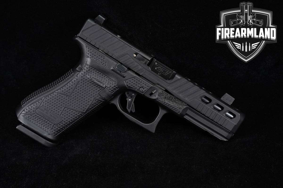 CUSTOM! Glock 17 Gen5 Sharks Coast Tactical 9mm 4.49" +3 MAGS & ORIG CASE