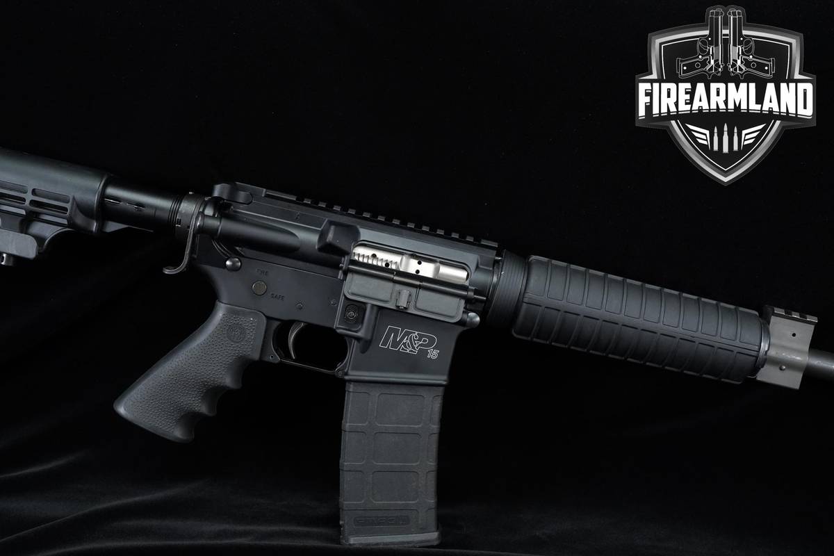 Smith & Wesson M&P15 5.56 NATO (223 Remington) 16" AR-15 AR15 +3 MAGS