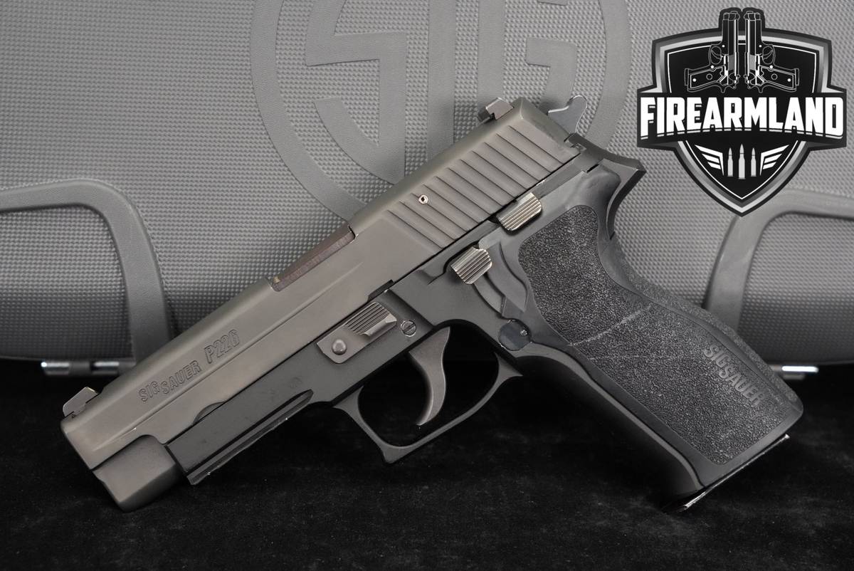 2015-2016 Sig Sauer P226 40 S&W 4.4" P-226 +ORIG CASE