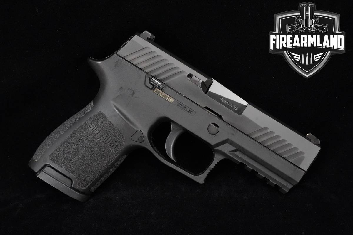Sig Sauer P320C Nitron 9mm 3.9" Nitron Compact +2 MAGS, ORIG CASE & HOLSTER