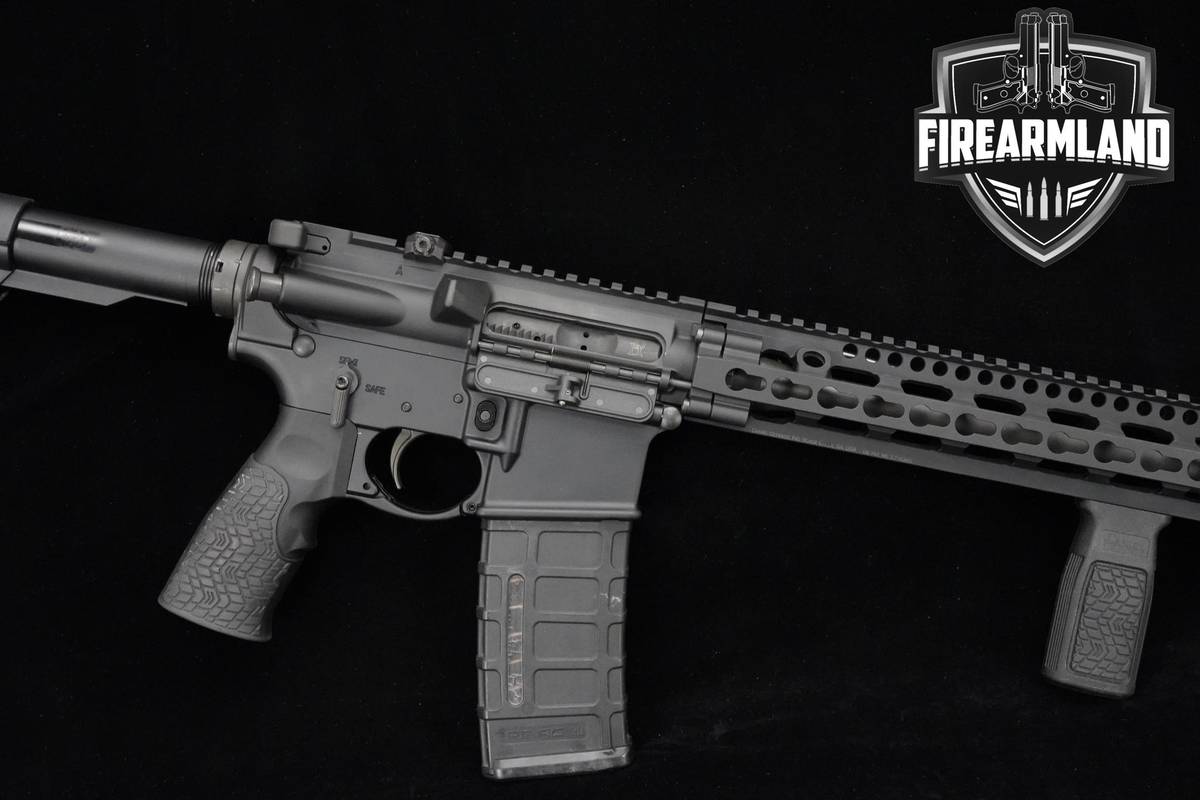 Daniel Defense DDM4 V11 5.56 NATO AR-15 AR15 AR Daniel-DDM4-V11 +CASE