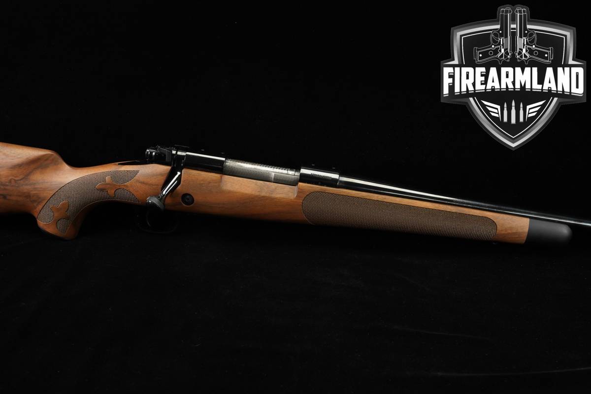 Winchester Model 70 Super Grade 30-06 24" CRF Blued & Walnut M70