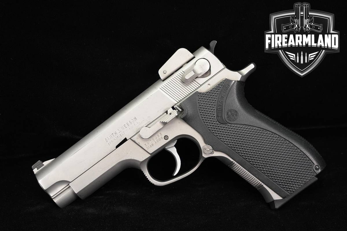 Smith & Wesson Model 4006 Third Generation 40-S&W 4" Stainless +3 MAGS