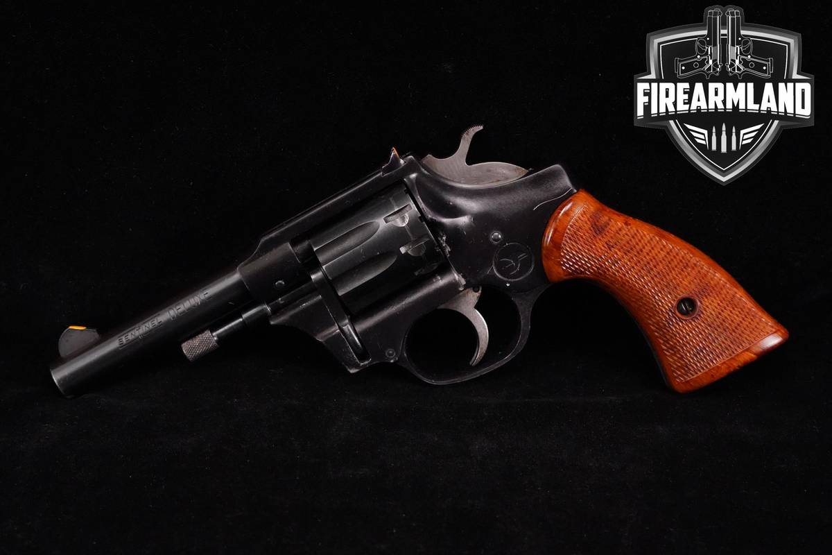 VINTAGE 1969 High Standard Sentinel Deluxe R-107 22LR 4" R107 Revolver