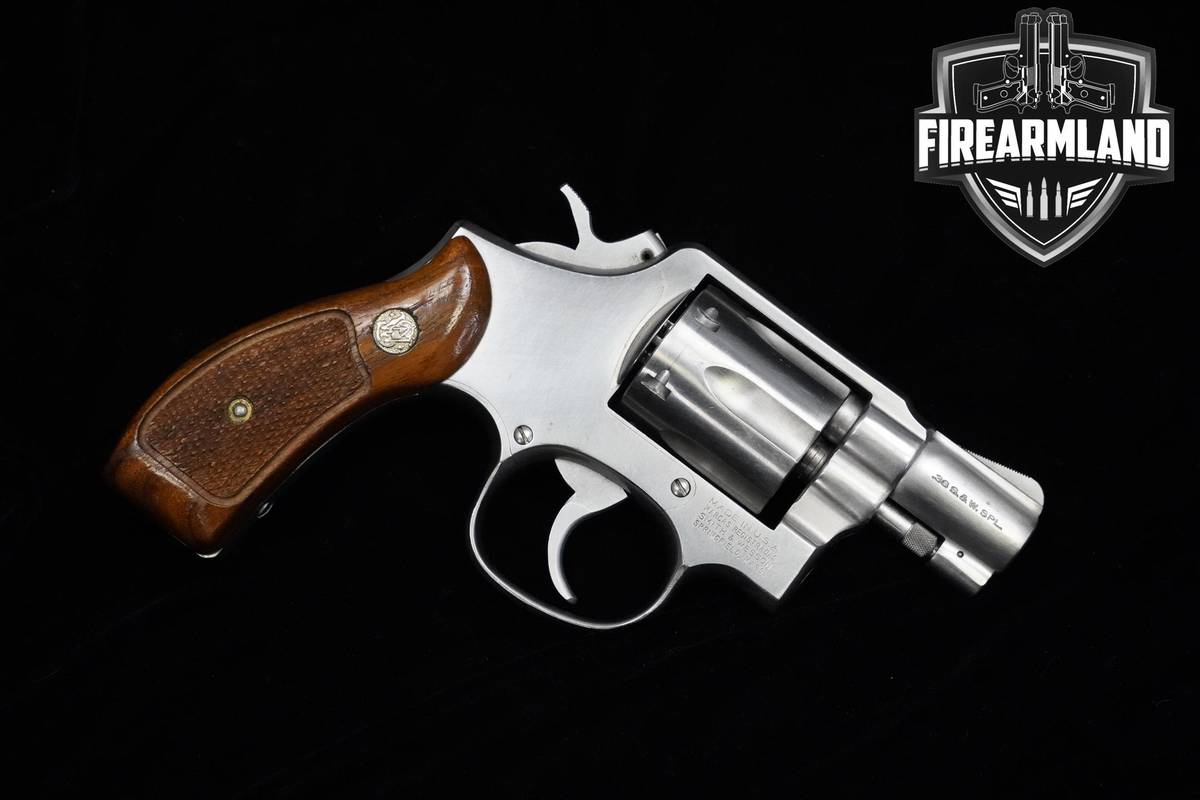 1977 Smith & Wesson S&W Model 64-2 M&P Stainless 38 Special 2" S&W