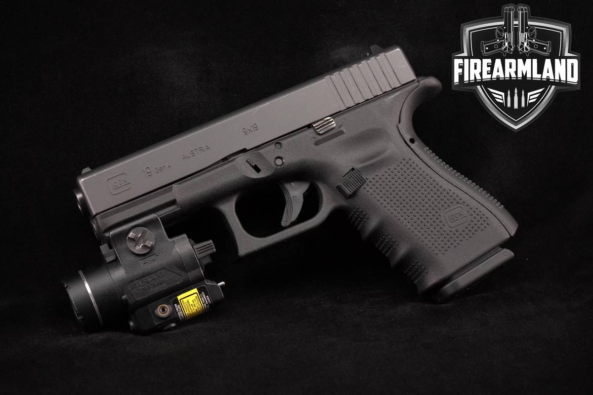 Glock 19 Gen4 9mm 4.02" G19 Gen 4 Black +STREAMLIGHT TLR-4, 2 MAGS & CASE
