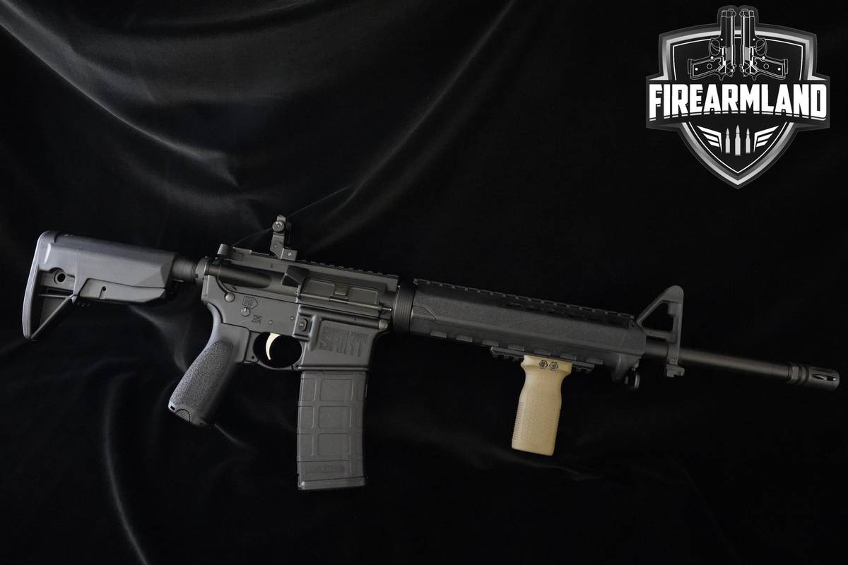 Springfield Armory Saint 5.56 NATO AR-15 AR15 AR Saint AR-15-AR15 AR 2 MAGS