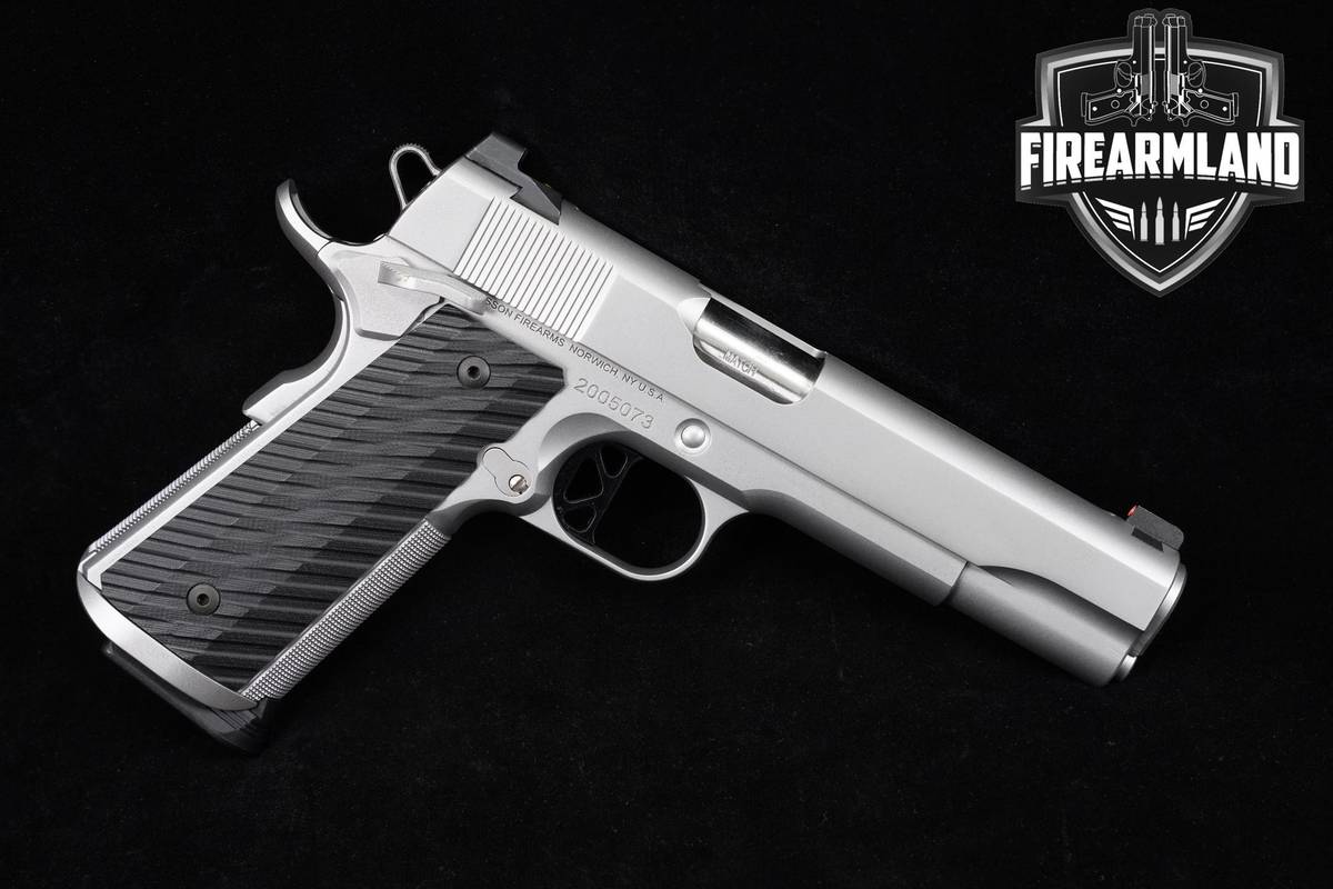 Dan Wesson Valor Stainless 45 ACP 1911 5" Stainless +2 MAGS & ORIG CASE