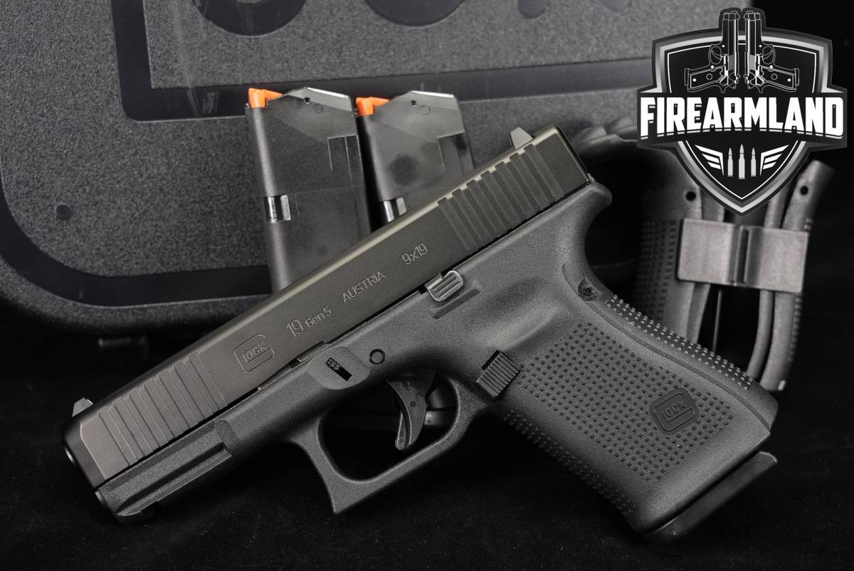 Glock 19 Gen 5 G19 Gen5 Front Serrations 9mm 4.02 +3 MAGS & ORIG CASE