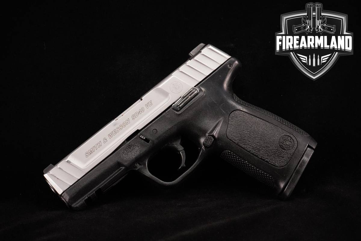 Smith & Wesson (S&W) SD40-VE 40 S&W 4" Two-Tone SD-40 SD40VE 2 MAGS