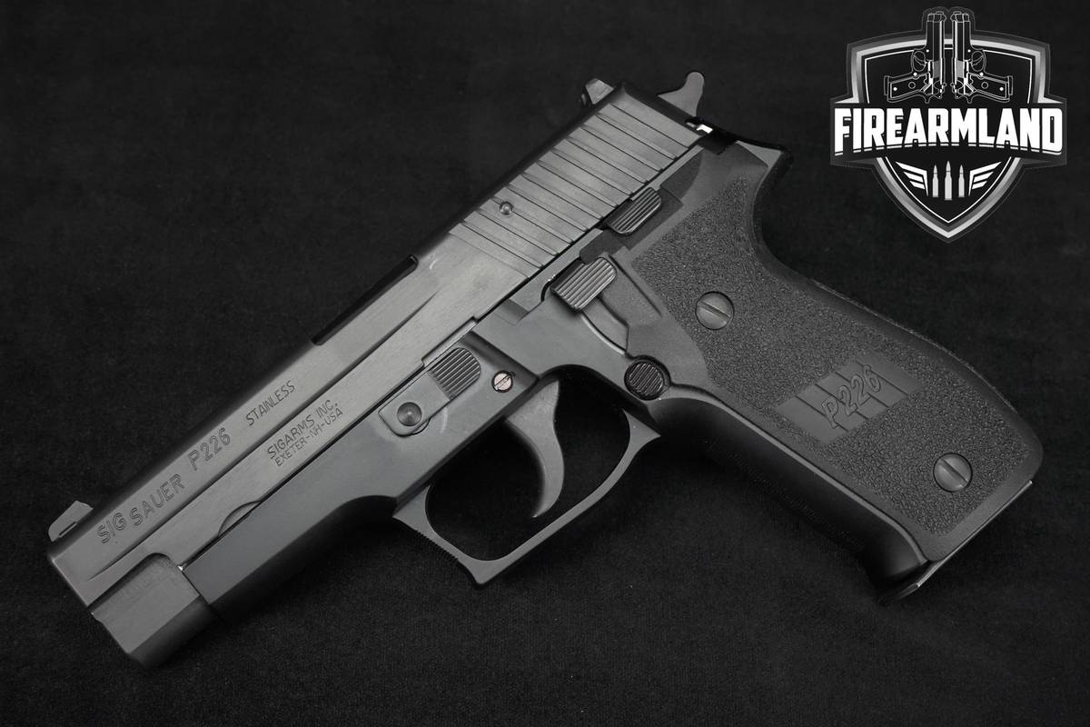 Sig Sauer P226 9mm 4.4" P-226 +6 MAGS, ORIG CASE & HOLSTER