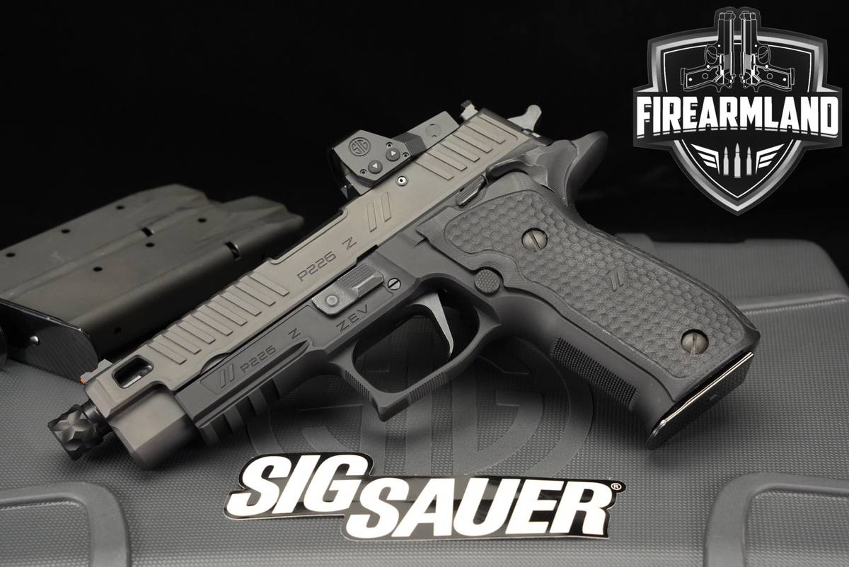 ZEV SIG Sauer P226 SAO 9mm 4.9 P 226 +3 MAGS, ORIG CASE, ROMEO OPTICS