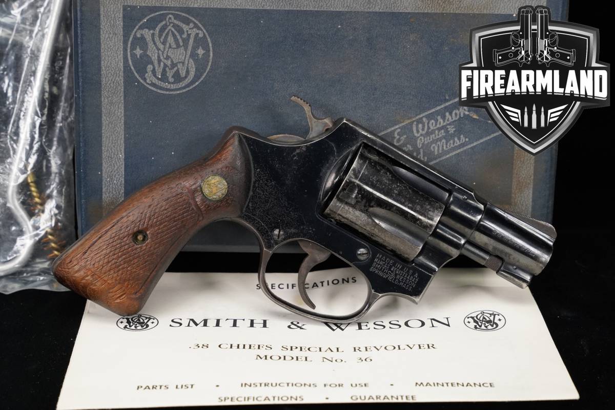 1968-1969 Smith & Wesson Model 36 Chiefs Special S&W 2" +ORIG BOX