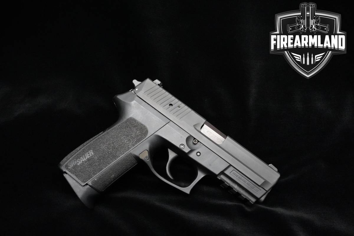 Sig Sauer SP2022-40-B 40 S&W 3.75" Nitron Sig-Sauer SP2022-40-B +ORIG CASE