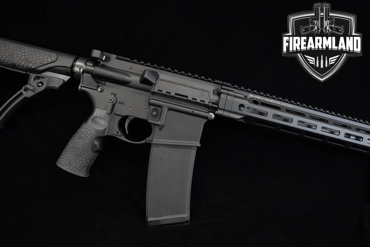 LIKE-NEW Daniel Defense DDM4-V7 5.56 NATO AR Daniel Defense DDM4-V7 DDM4V7