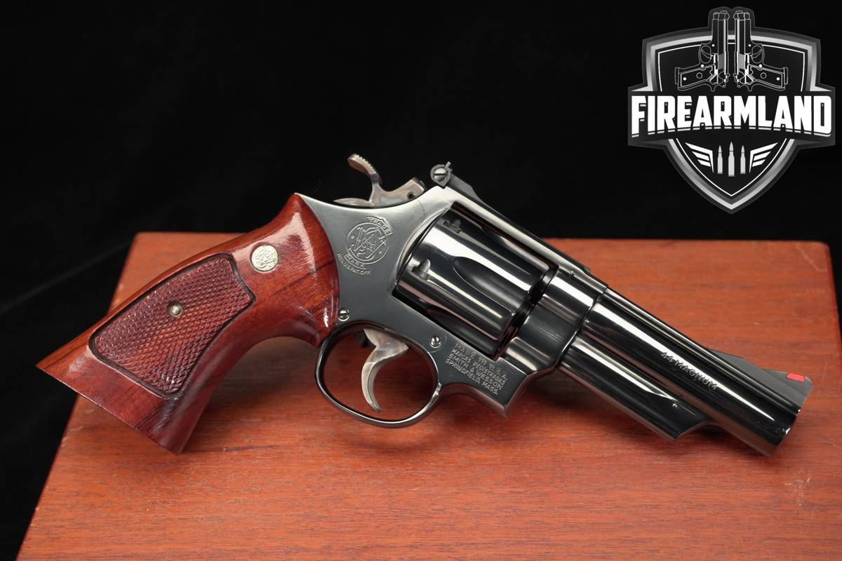 DIRTY HARRY Smith & Wesson Model 29-2 S&W 44 Rem Mag 4" +PRESENTATION CASE