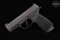 Sig Sauer P365 XMacro 9mm Luger Nitron in Very Good Condition Image 4