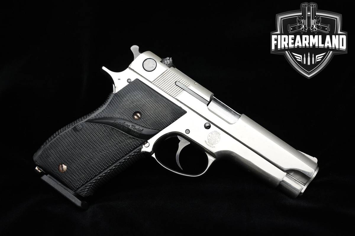 1979-80 Smith & Wesson (S&W) Model 39-2 9mm 4" NICKEL 39-2 S&W +2 MAGS