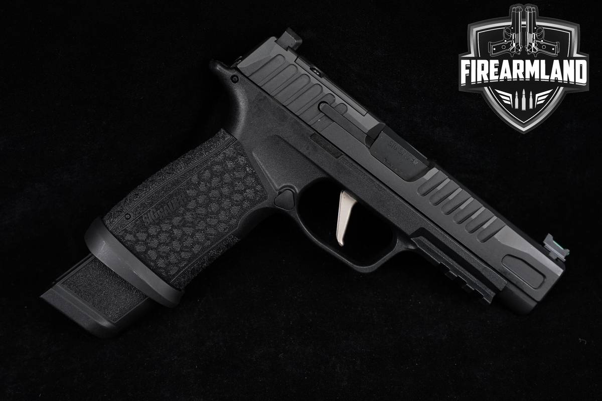 Sig Sauer P365-FUSE 9mm 4.3" P-365 Optic-Ready +4 MAGS & ORIG CASE