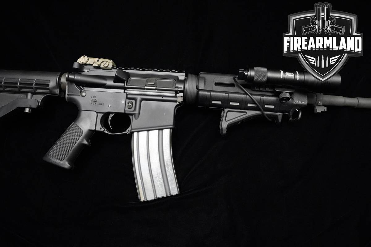 Bushmaster XM15-E2S 5.56 NATO AR-15 AR15 AR Bushmaster-XM15-E2S AR-15 2MAGS