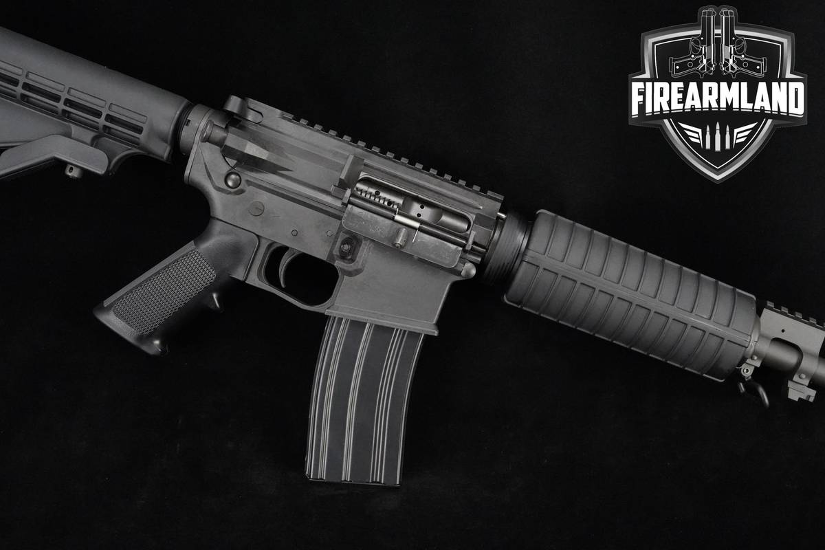 LIKE-NEW Windham Weaponry WW-CF 5.56 NATO AR-15 AR15 AR WW-CF AR-15-AR15 AR