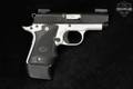 Kimber Micro 9 Two-Tone (DN) 9mm Luger Two-Tone Black & Silver in Good Condition Image 4