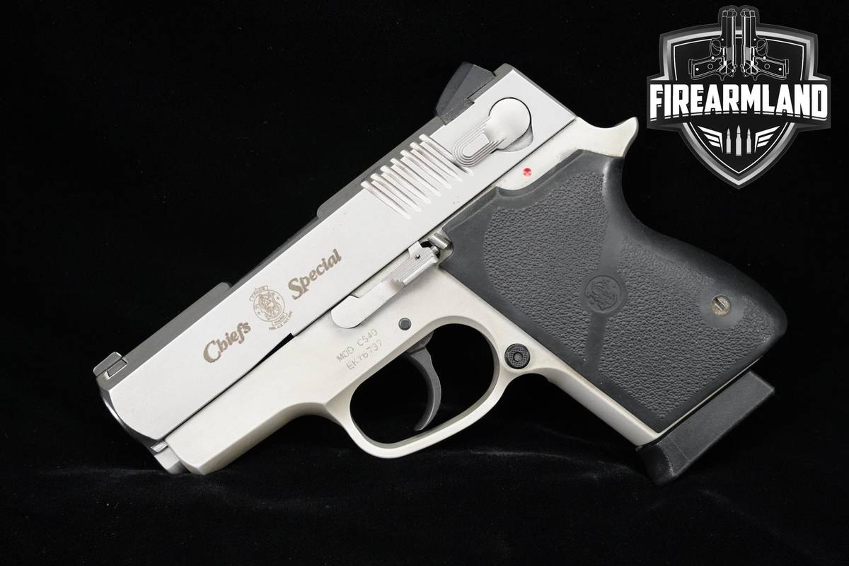 Smith & Wesson CS40 Chiefs Special 40-S&W 3.25" Stainless +HOLSTER