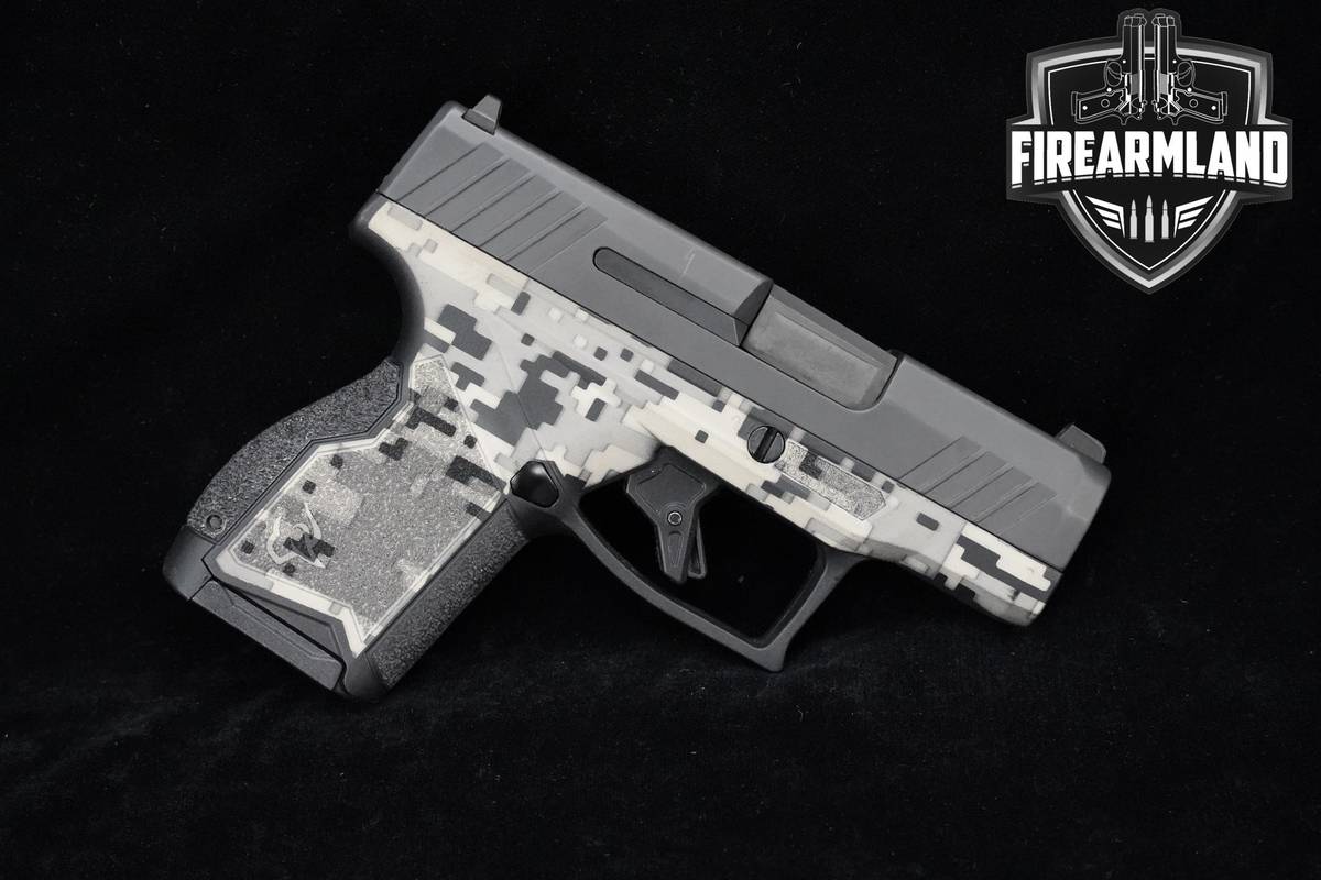 Taurus GX4 9mm 3.06" DIGITAL CAMO +2 MAGS