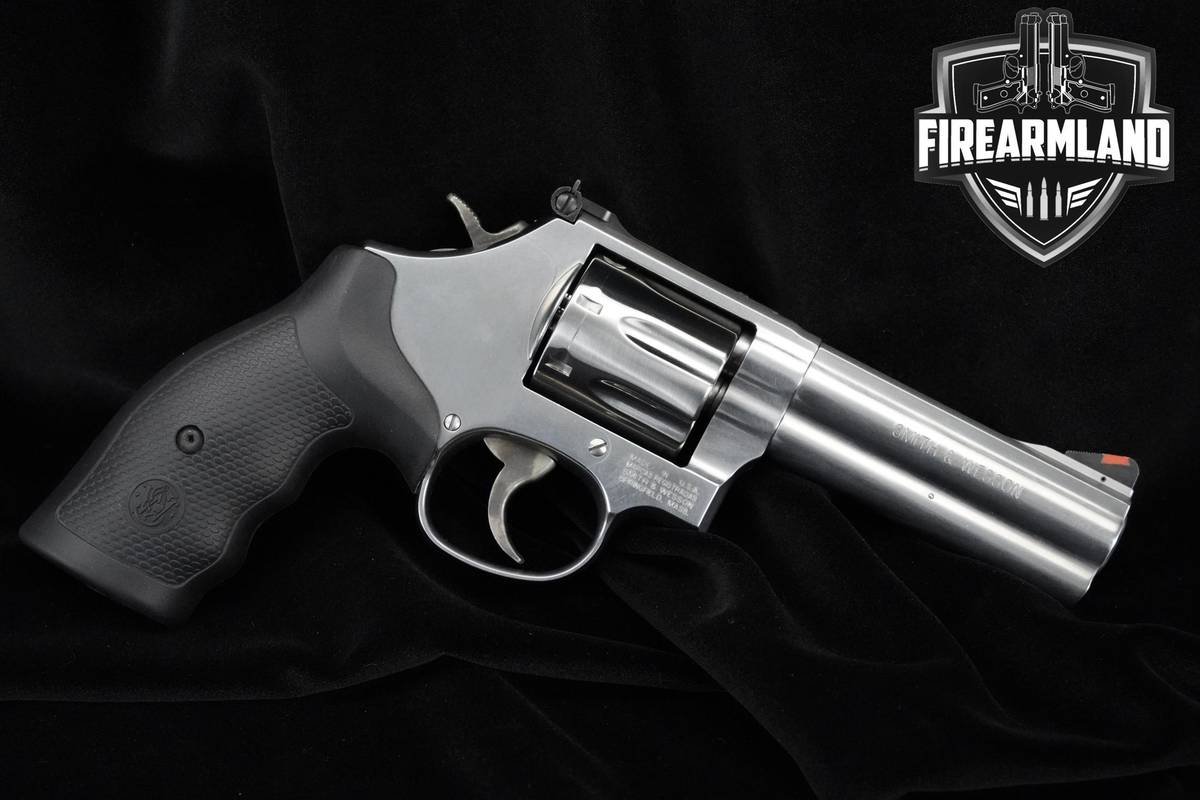Smith & Wesson (S&W) 686-6 Plus 357 Magnum 4" Stainless Steel S&W ORIG CASE