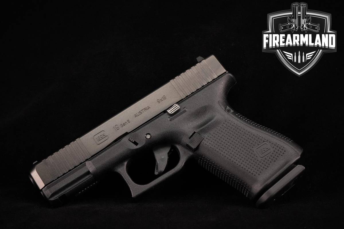 Glock 19 G19 Gen 5 Compact 9mm 4" Glock-19 G-19 Gen-5 +3 MAGS & ORIG CASE