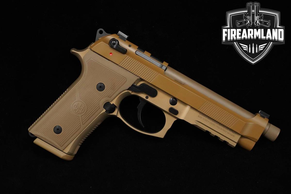 Beretta M9A4 9mm 5.1" FDE Beretta M9-A4 +3 MAGS & ORIG CASE