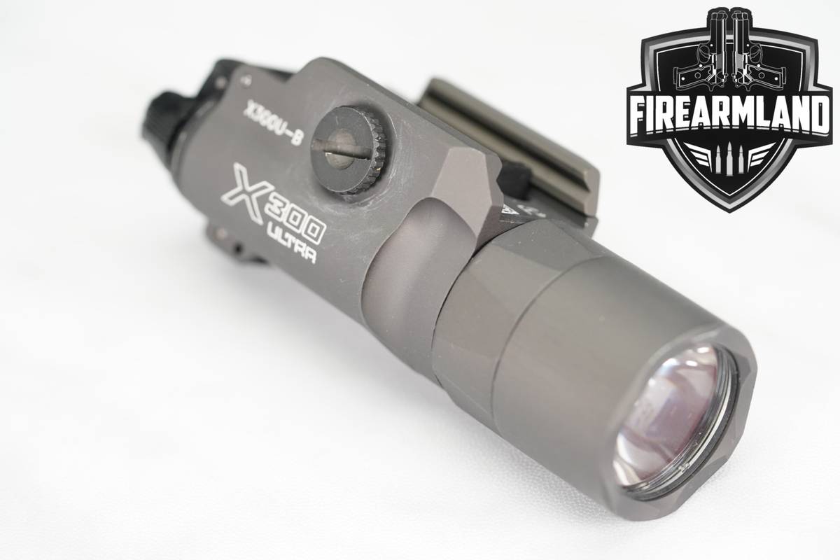 SureFire X300 Ultra 1000 Lumens & 11,300 Candela Weapon Light X300U