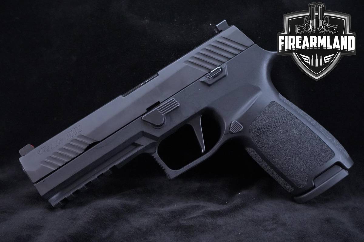 Sig Sauer P320 9mm 4.7" P-320 Sig-Sauer P320 +2 MAGS, ORIG BOX & HOLSTER