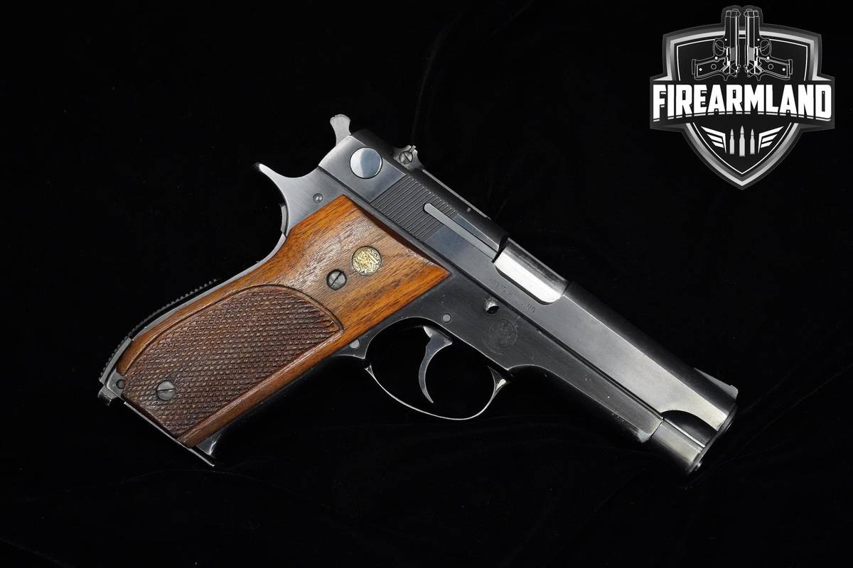 1975 Smith & Wesson (S&W) Model 39-2 9mm 4" Blued S&W 39-2 DA/SA